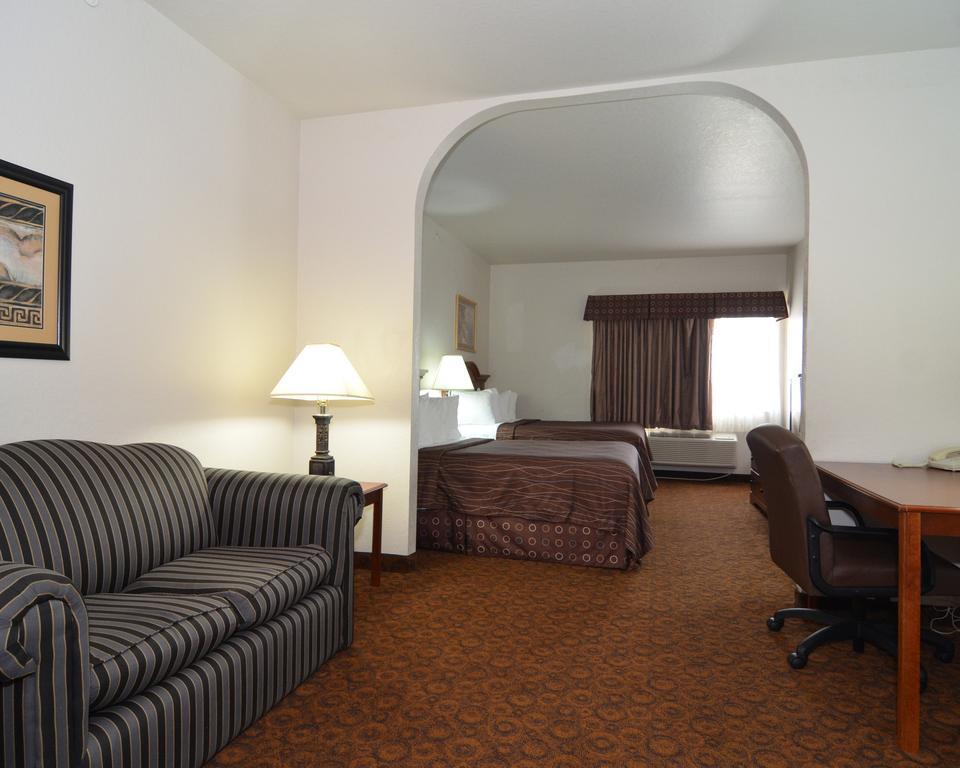 Quality Suites San Antonio Exterior photo